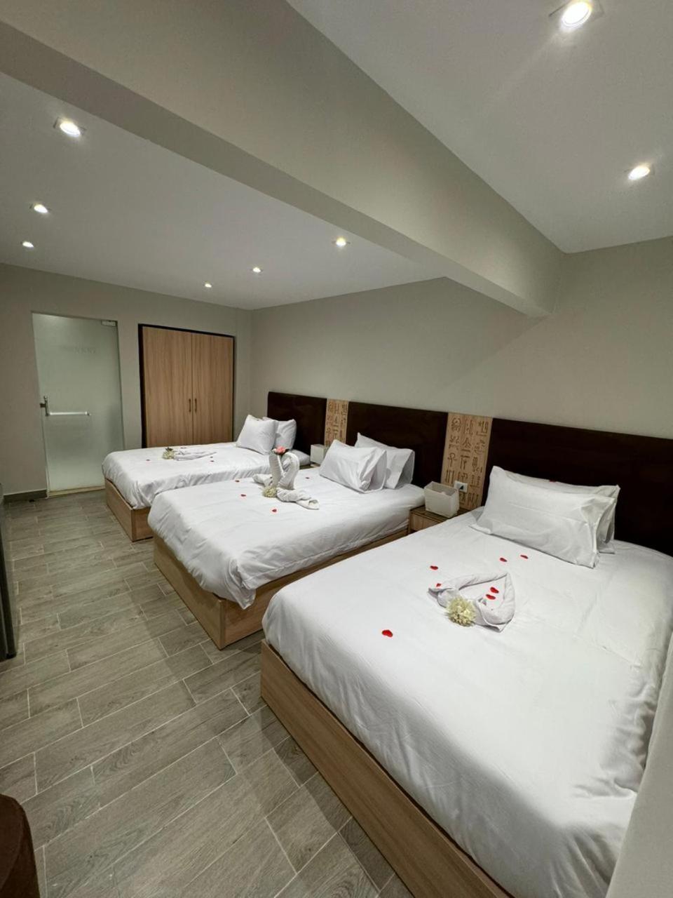Khufu Pyramids Inn Nazlet el-Sîsi Eksteriør billede